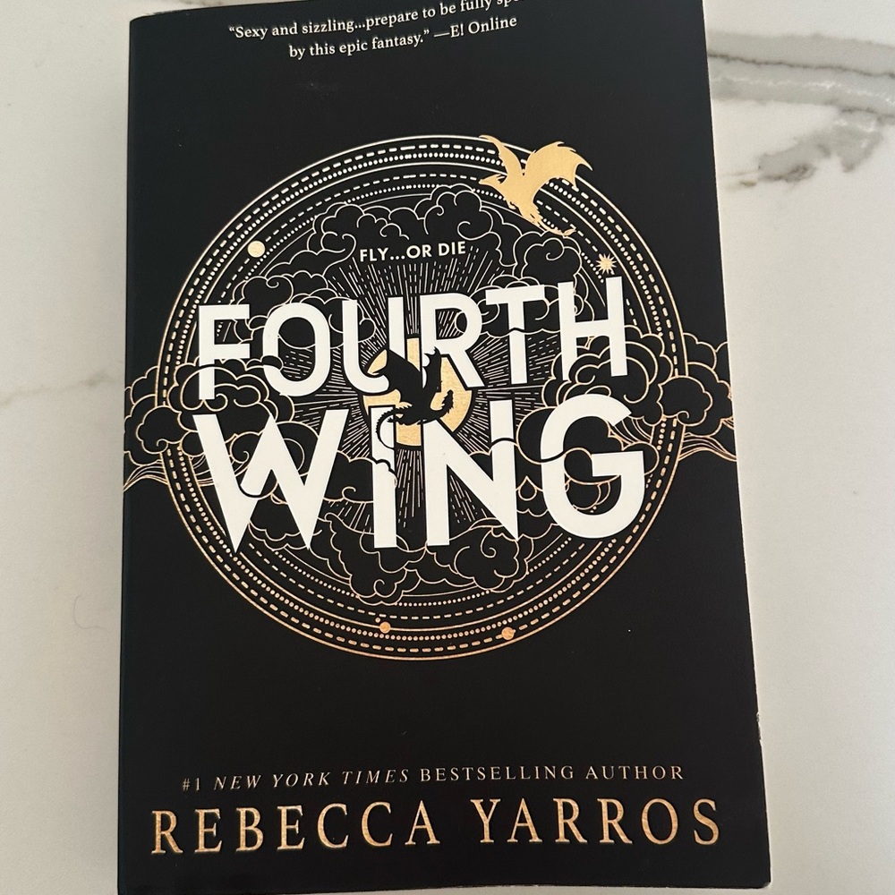 'Fourth Wing' Paperback